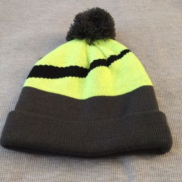 NIKE Big Kid's Volt Yellow Black Swoosh Pom Pom Knit Beanie NWT - Picture 8 of 15